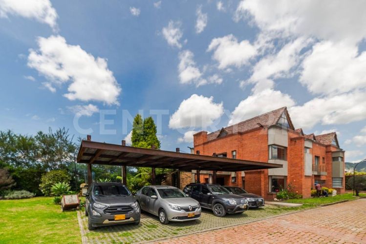 Casa de 4 alcobas en venta en San Pedro, Chía, 295 m² · foto 3 de 23
