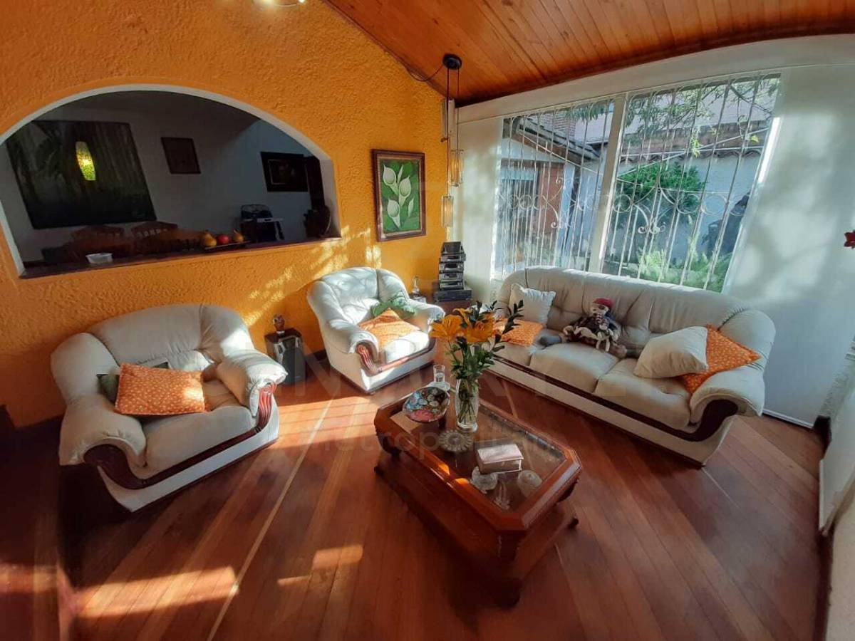 Casa en venta en Pontevedra, Bogotá · foto 3 de 22