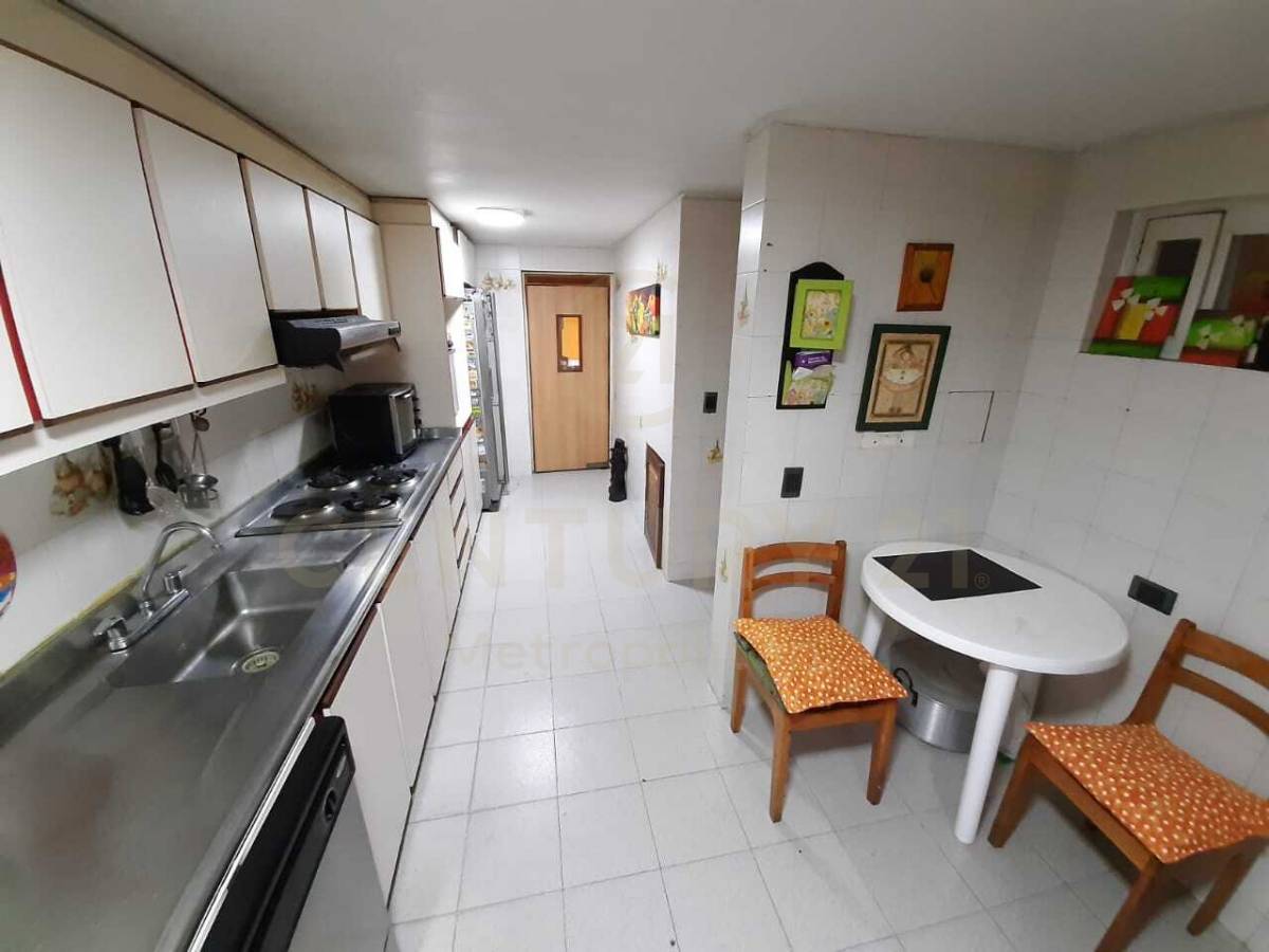 Casa en venta en Pontevedra, Bogotá · foto 13 de 22
