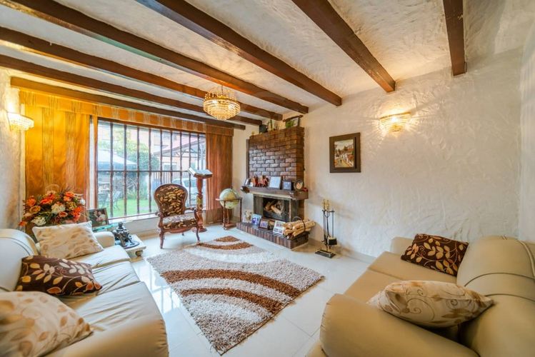Casa de 4 alcobas en venta en Colina Campestre, Bogotá, 243 m² · foto 2 de 23