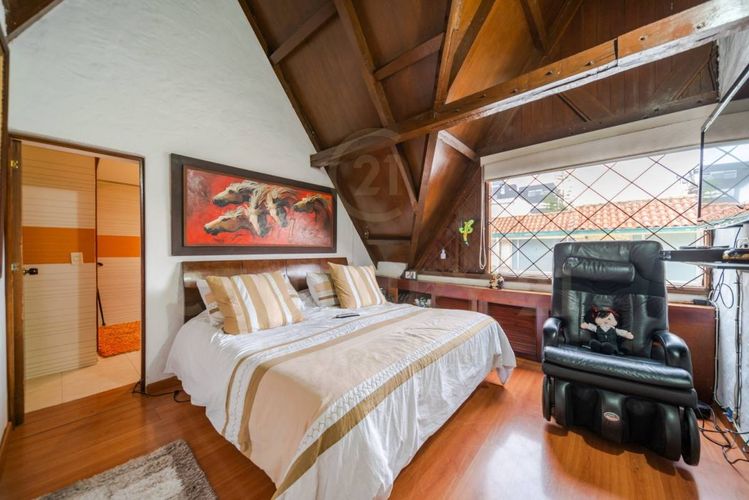 Casa de 4 alcobas en venta en Colina Campestre, Bogotá, 243 m² · foto 16 de 23