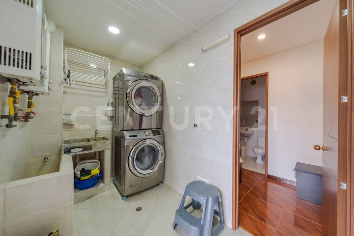Casa en venta en Pasadena, Bogotá · foto 8 de 23