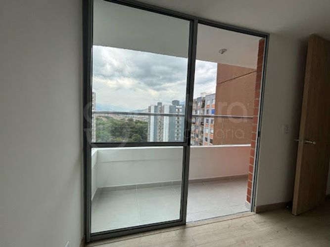Apartamento de 3 alcobas en venta en Robledo, Medellín, 77 m² · foto 2 de 16