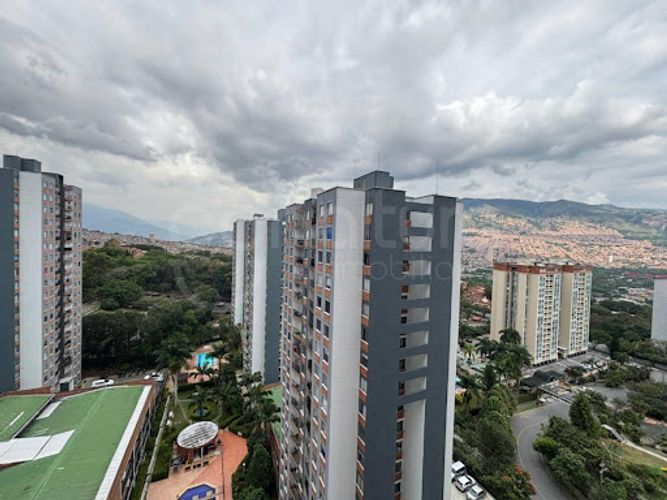 Apartamento de 3 alcobas en venta en Robledo, Medellín, 77 m² · foto 4 de 16