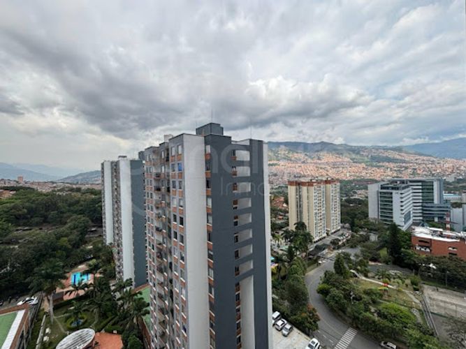 Apartamento de 3 alcobas en venta en Robledo, Medellín, 77 m² · foto 15 de 16