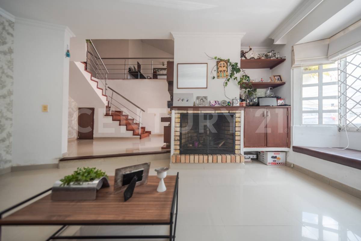 Casa en venta en Pontevedra, Bogotá · foto 5 de 18