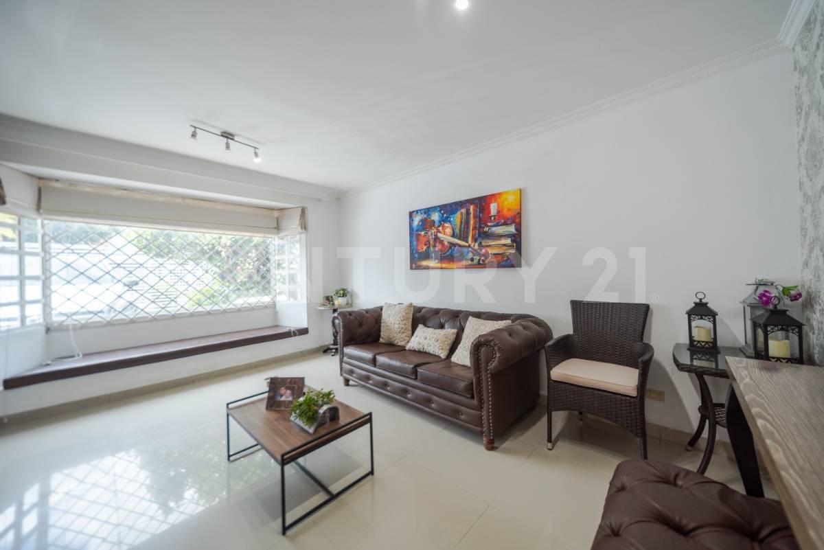 Casa en venta en Pontevedra, Bogotá · foto 6 de 18