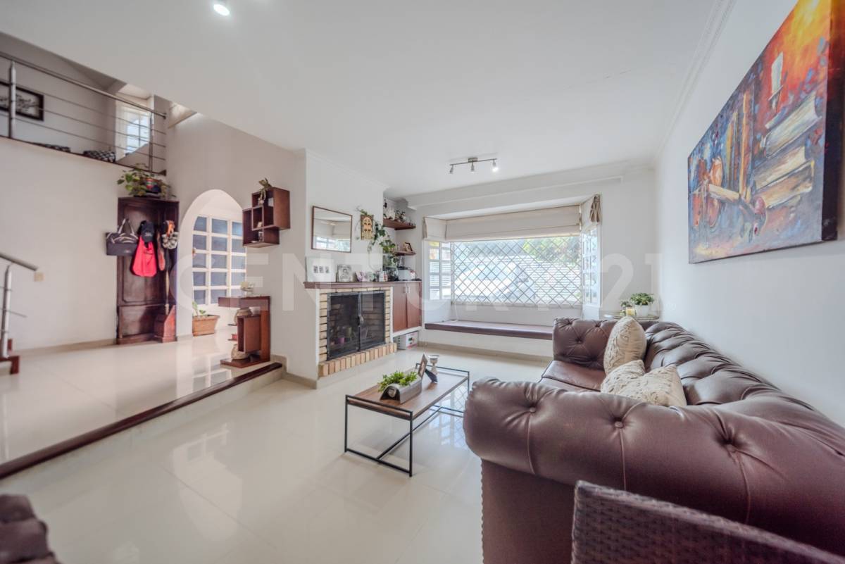 Casa en venta en Pontevedra, Bogotá · foto 10 de 18