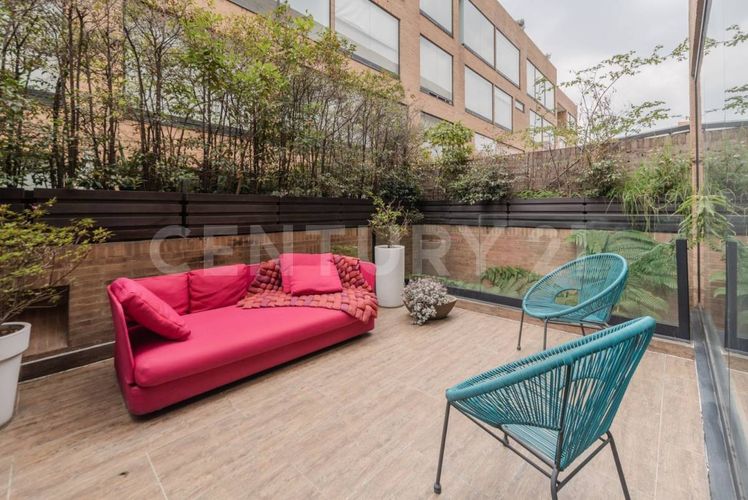 Apartamento de 3 alcobas en venta en Santa Paula, Bogotá, 236 m² · foto 2 de 24