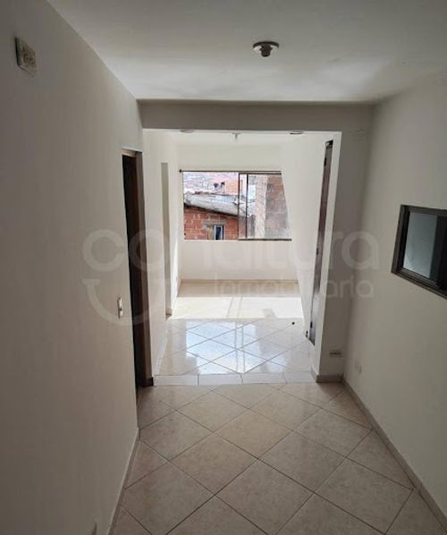 Casa de 3 alcobas en venta en La Frontera, Medellín, 72 m² · foto 2 de 8