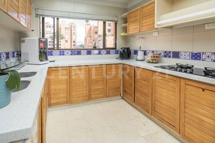 Apartamento de 3 alcobas en venta en La Carolina, Bogotá, 301 m² · foto 9 de 23