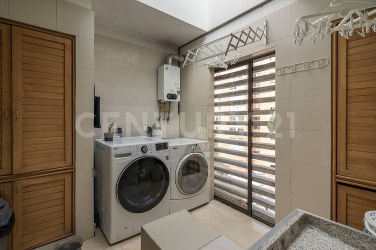 Apartamento de 3 alcobas en venta en La Carolina, Bogotá, 301 m² · foto 12 de 23