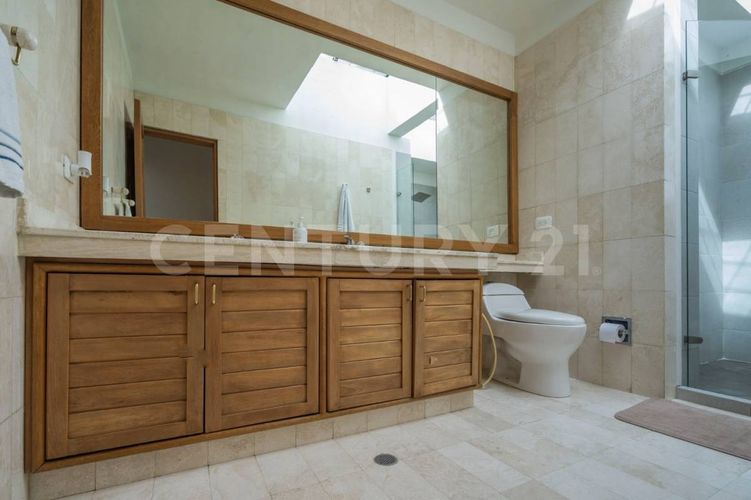 Apartamento de 3 alcobas en venta en La Carolina, Bogotá, 301 m² · foto 18 de 23