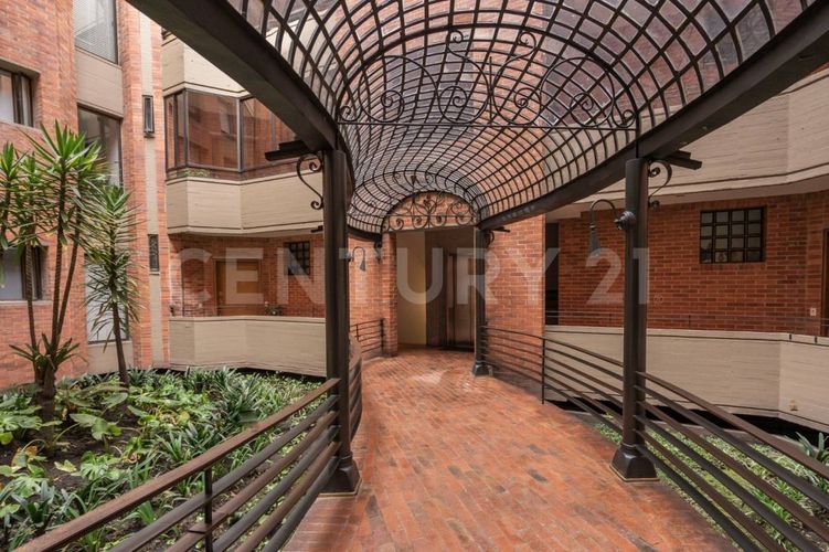 Apartamento de 3 alcobas en venta en La Carolina, Bogotá, 301 m² · foto 20 de 23