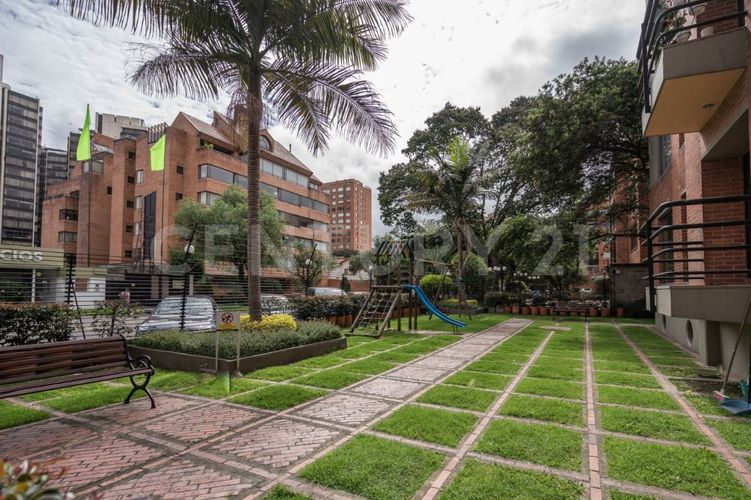 Apartamento de 3 alcobas en venta en La Carolina, Bogotá, 301 m² · foto 21 de 23