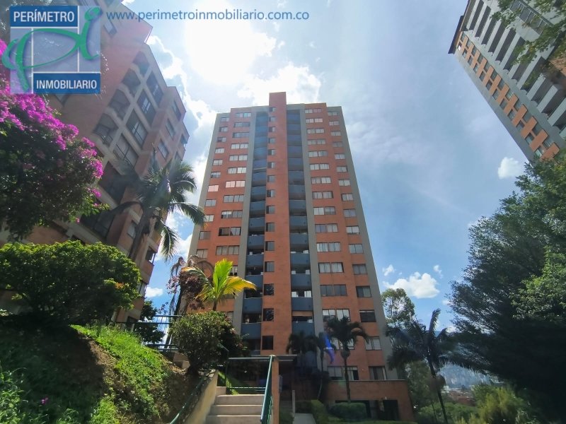 Apartamento en Arriendo en Loma de los bernal, Medellín