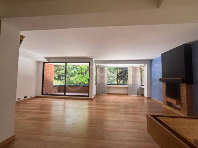 Apartamento de 3 alcobas en arriendo en El Tesoro, Medellín, 300 m² · foto 4 de 17
