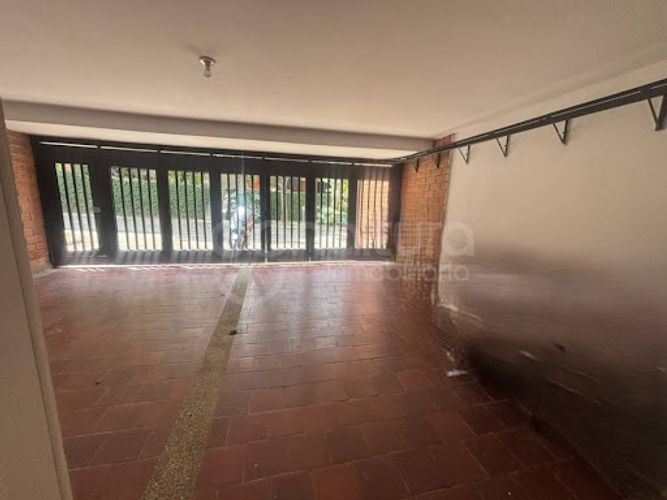 Apartamento de 3 alcobas en arriendo en El Tesoro, Medellín, 300 m² · foto 16 de 17