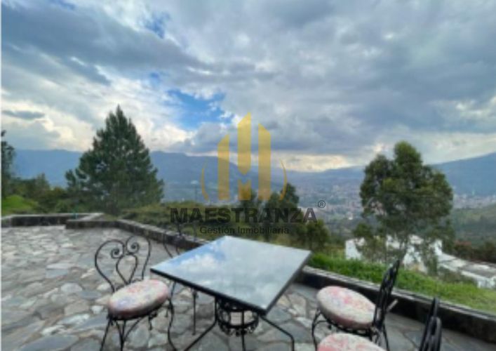 Casa de 6 alcobas en venta en Bello, 480 m² · foto 2 de 24