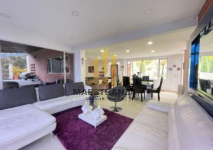 Casa de 6 alcobas en venta en Bello, 480 m² · foto 3 de 24