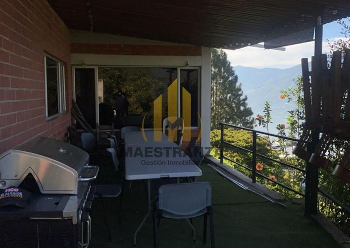 Casa de 6 alcobas en venta en Bello, 480 m² · foto 4 de 24