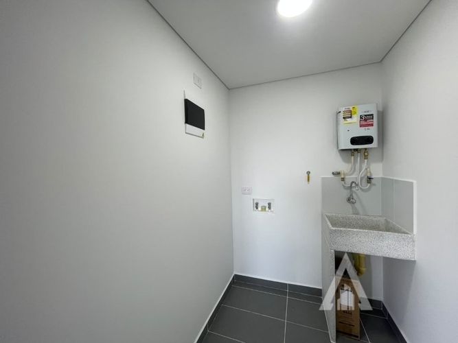 Apartamento de 3 alcobas en arriendo en Granizal, Medellín, 72 m² · foto 9 de 11
