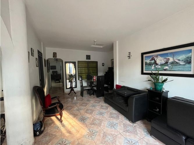 Casa de 7 alcobas en venta en Cristobal Colon, Cali, 140 m² · foto 3 de 24