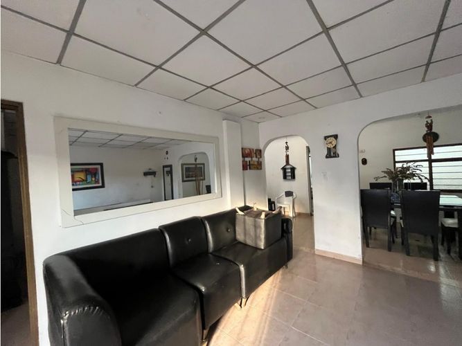 Casa de 7 alcobas en venta en Cristobal Colon, Cali, 140 m² · foto 4 de 24