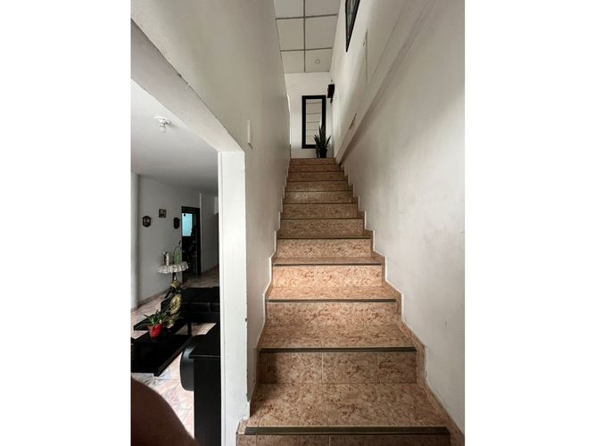 Casa de 7 alcobas en venta en Cristobal Colon, Cali, 140 m² · foto 7 de 24