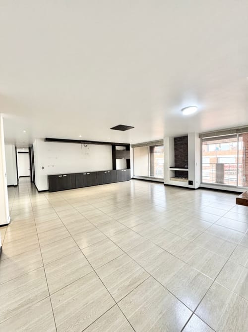 Apartamento de 3 alcobas en venta en Chicó Navarra, Bogotá, 242 m² · foto 6 de 20
