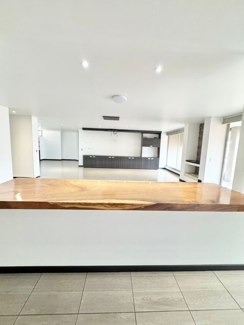 Apartamento de 3 alcobas en venta en Chicó Navarra, Bogotá, 242 m² · foto 7 de 20