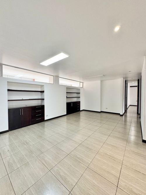 Apartamento de 3 alcobas en venta en Chicó Navarra, Bogotá, 242 m² · foto 9 de 20