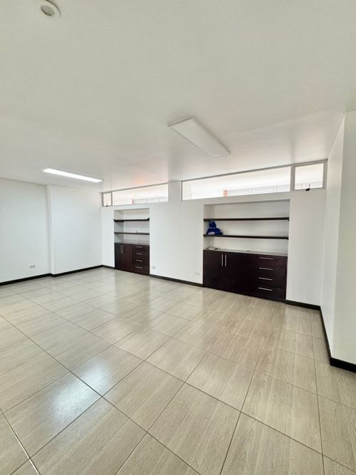 Apartamento de 3 alcobas en venta en Chicó Navarra, Bogotá, 242 m² · foto 10 de 20