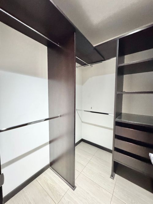 Apartamento de 3 alcobas en venta en Chicó Navarra, Bogotá, 242 m² · foto 12 de 20