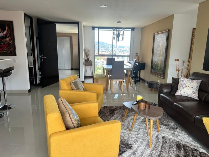 Apartamento de 2 alcobas en venta en Lalinde, Medellín, 94 m² · foto 2 de 24