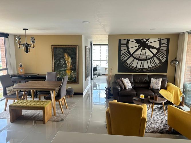 Apartamento de 2 alcobas en venta en Lalinde, Medellín, 94 m² · foto 3 de 24