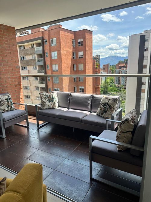 Apartamento de 2 alcobas en venta en Lalinde, Medellín, 94 m² · foto 5 de 24