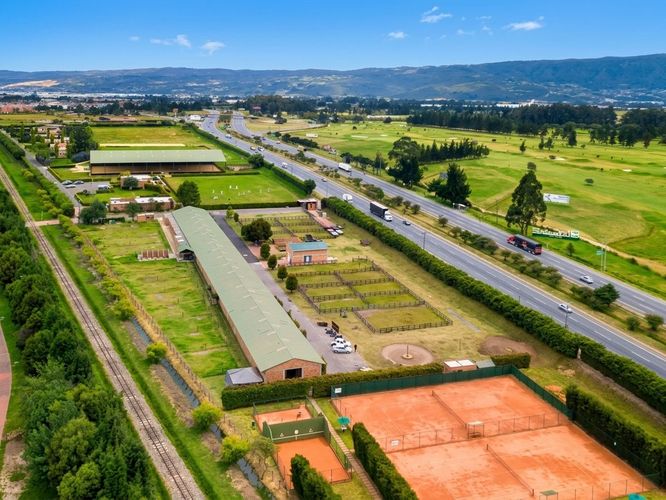 Casa de 4 alcobas en venta en Aposentos, Sopó, 460 m² · foto 12 de 20