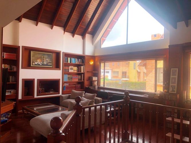 Casa de 4 alcobas en venta en San Jose De Los Nogales, Chía, 320 m² · foto 2 de 20