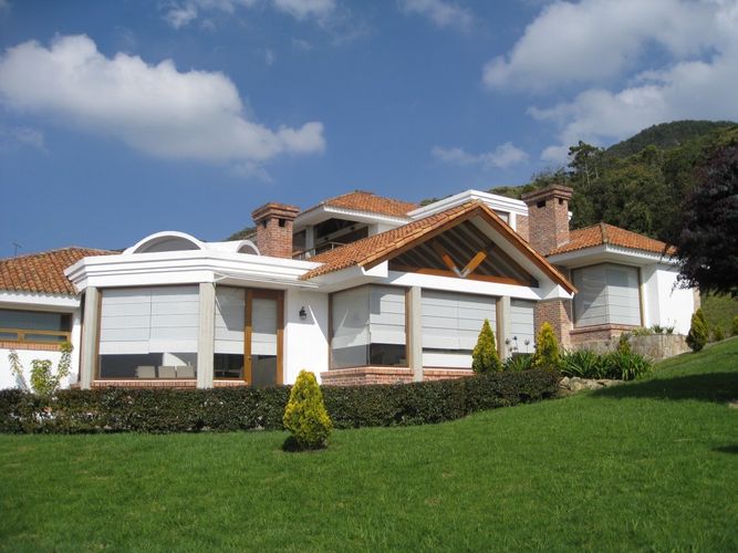 Casa de 4 alcobas en venta en Sindamanoy, Chía, 680 m² · foto 4 de 24