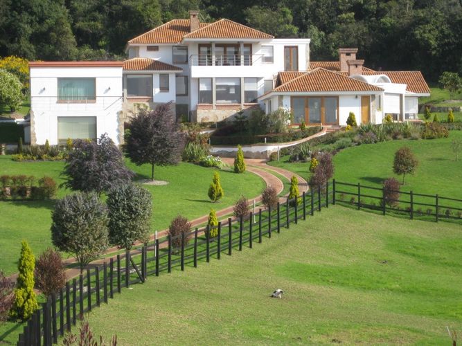 Casa de 4 alcobas en venta en Sindamanoy, Chía, 680 m² · foto 3 de 24