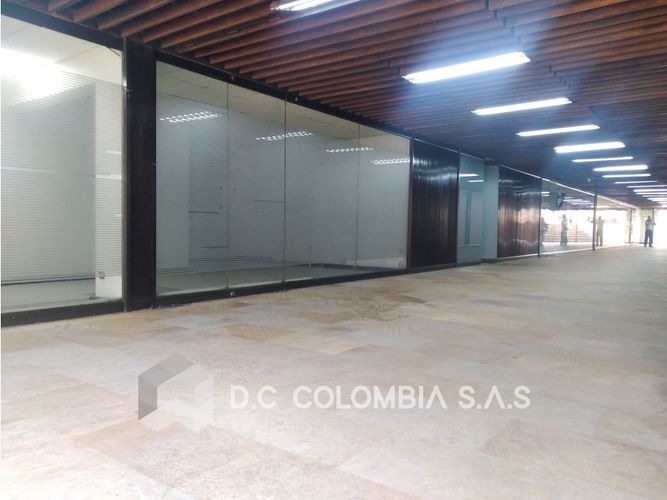 Local en venta en La Candelaria, Medellín, 247 m² · foto 2 de 16