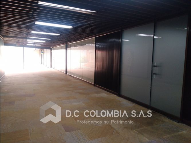 Local en venta en La Candelaria, Medellín, 247 m² · foto 10 de 16