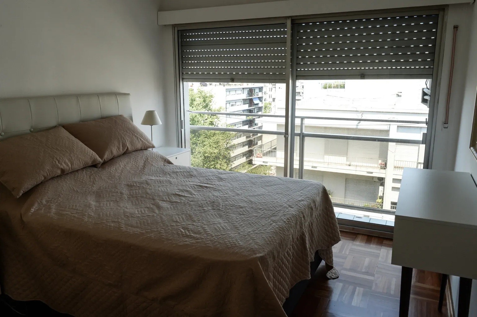 ALQUILER EN POCITOS AMUEBLADO DE 1 DORMITORIO, PISO ALTO AL FRENTE, PORTERIA, GIMNASIO Y LAVADERO · Foto 7