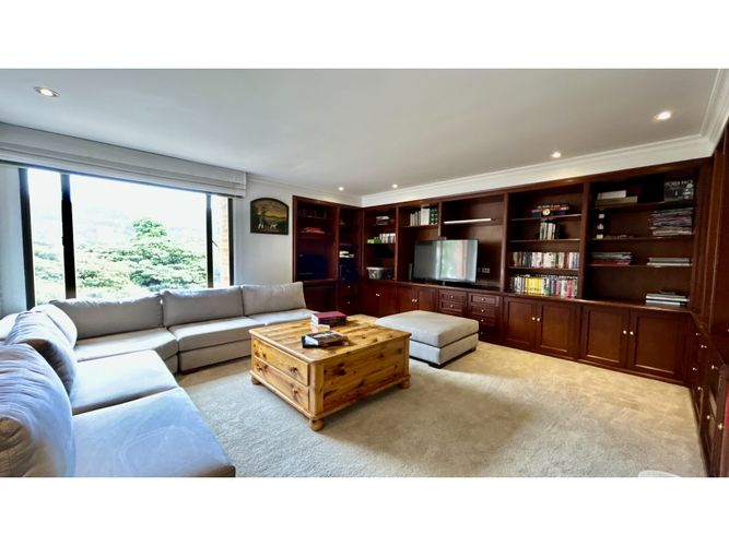 Apartamento de 5 alcobas en venta en Santa Paula, Bogotá, 516 m² · foto 16 de 24