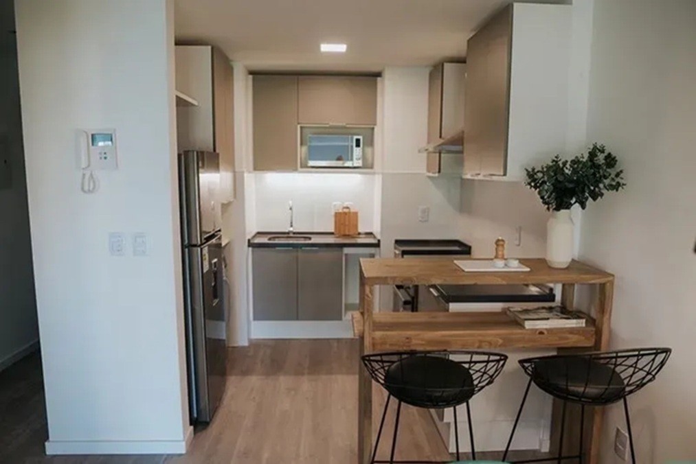 ALQUILER EN EL CENTRO DE 1 DORMITORIO, PISO 10 AL FRENTE, LAVADERO Y PORTERIA · Foto 6