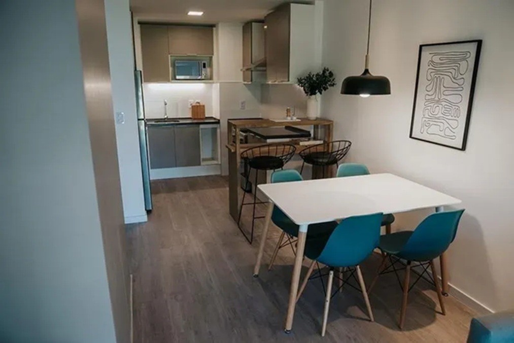 ALQUILER EN EL CENTRO DE 1 DORMITORIO, PISO 10 AL FRENTE, LAVADERO Y PORTERIA · Foto 12