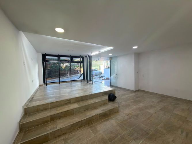 Local en venta en El Trianon, Envigado, 105 m² · foto 2 de 23