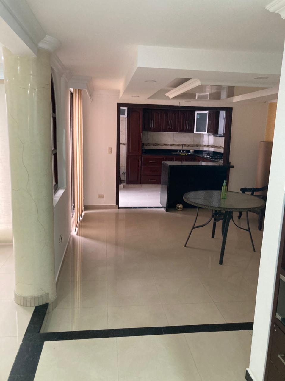 Casa en venta en Fontibon, Bogotá · foto 2 de 18