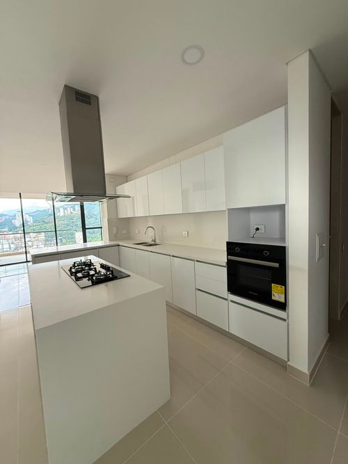 Apartamento de 4 alcobas en venta en El Tejar, Bucaramanga, 187 m² · foto 2 de 19